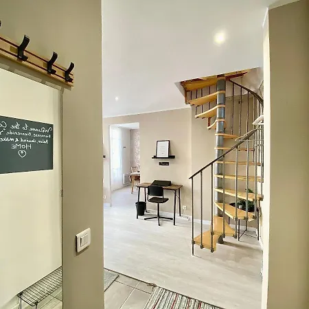 Lovely & Cozy Duplex Heart Of With Bathtub! * Nice