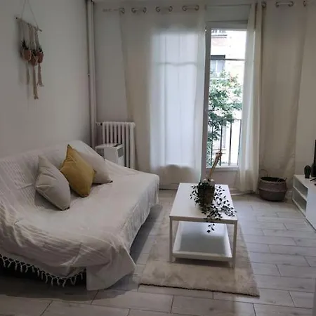 Ville: Cosy White Apartment Nice