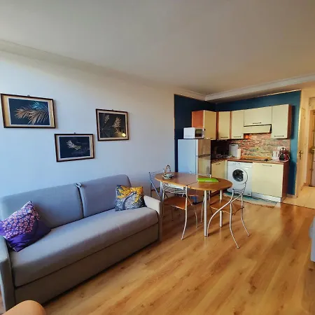 Apartment Proche Et Commerces Nice