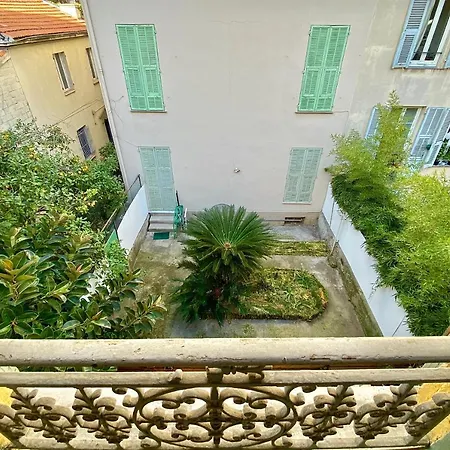 Lovely & Cozy Duplex Heart Of With Bathtub! Apartment