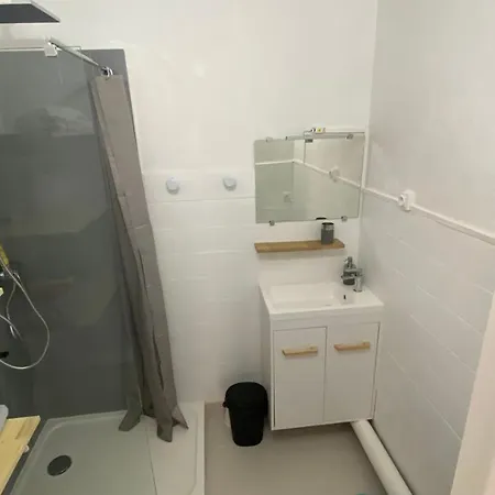 Apartment Avec Patio Privatif A 5 Min A Pied De La *