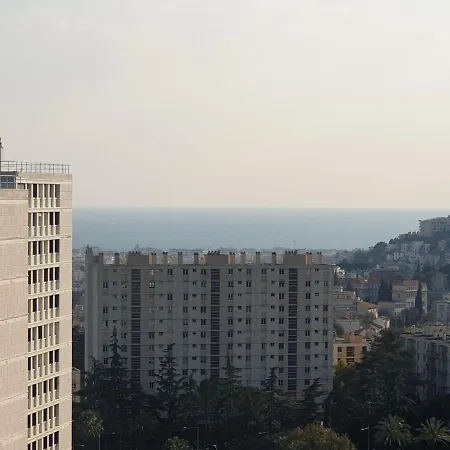 Seaside Tram Haven: Budget-friendly With Kitchen And Views Nice