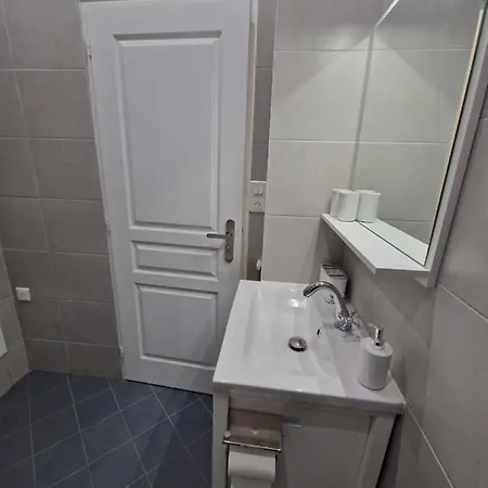 Rivoli Seaside Apartment *