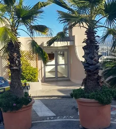 D Avec Clim Terrasse Et Petit Dejeuner Hauteurs De Homestay *