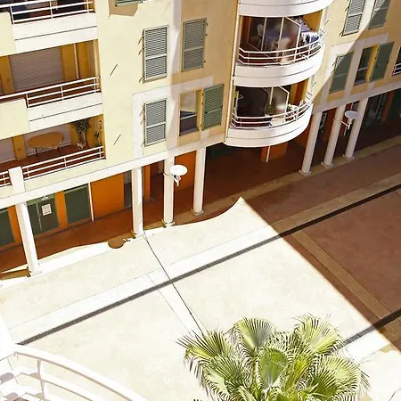 Appartement 3 Personnes Avec Coin Nuit Avec Terrasse Et Parking Quartier Du Port De Nice Apartment