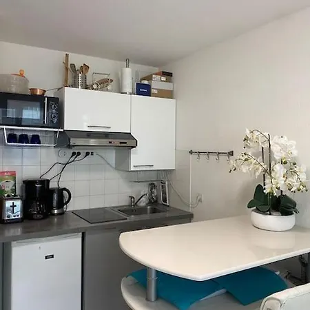 23 M2 A Nice, 2e Ligne Du Front De Apartment
