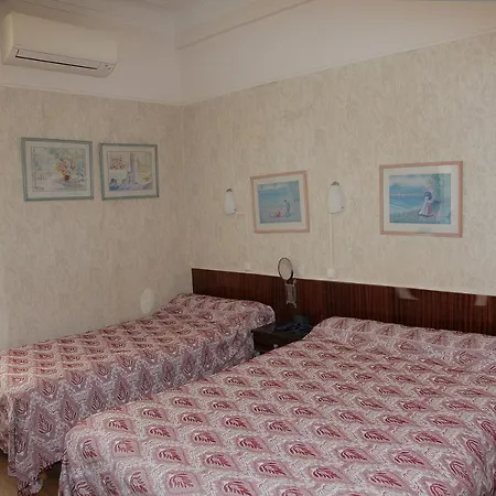 Cronstadt Hotel 3*