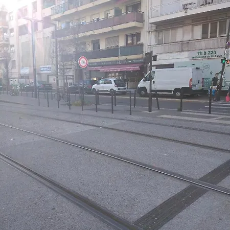 Elegant F1 Proche Tramway Et * Nizza