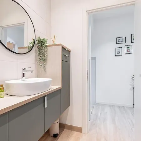 Gesu - 2 Bedroom In Old Town - Gesu Square Apartment