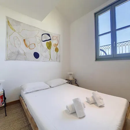 Nestor&jeeves - To Meet - - Floor Apartment