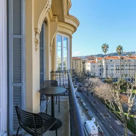 Modern Walking Distance To Beach In Carre D'or Apartment Nice