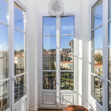 Apartment Modern Walking Distance To Beach In Carre D'or Nice