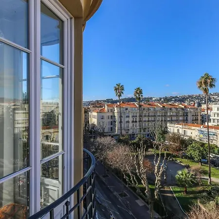 Modern Walking Distance To Beach In Carre D'or Apartment