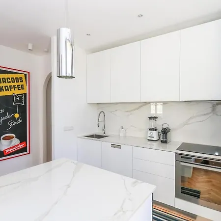Modern Walking Distance To Beach In Carre D'or Apartment Nice