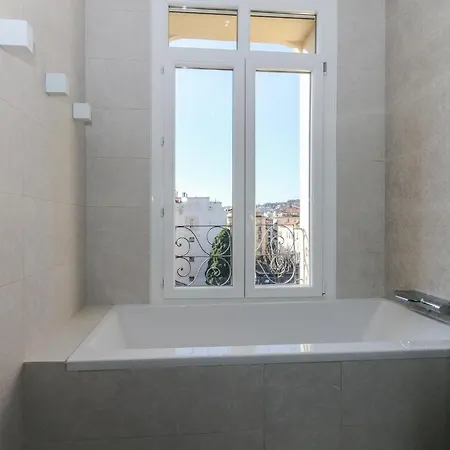 Modern Walking Distance To Beach In Carre D'or Apartament Nicea