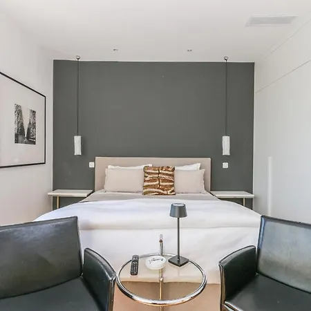 Modern Walking Distance To Beach In Carre D'or Apartment *
