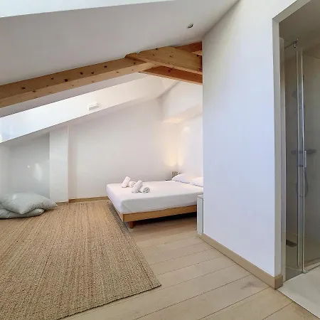 Nestor&jeeves - To Meet - - Floor Apartment