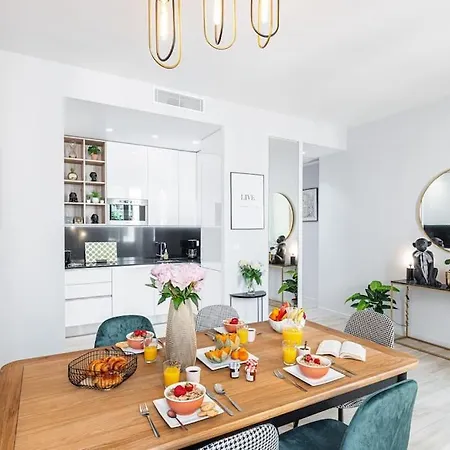 Gesu - 2 Bedroom In Old Town - Gesu Square Apartment *