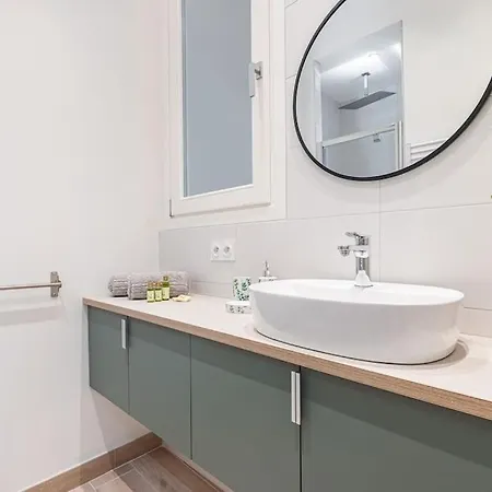 Gesu - 2 Bedroom In Old Town - Gesu Square Apartment *