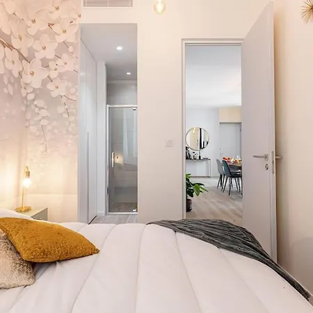 Gesu - 2 Bedroom In Old Town - Gesu Square Apartment