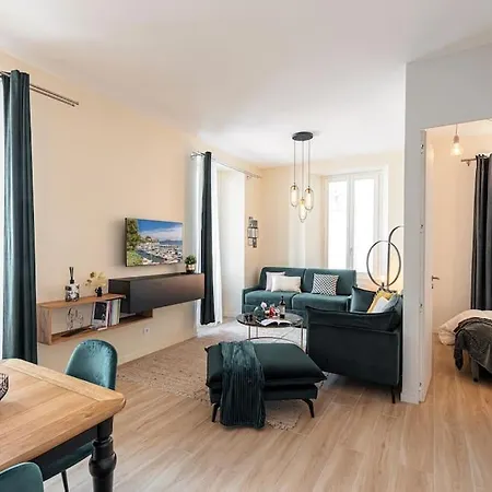 Gesu - 2 Bedroom In Old Town - Gesu Square Apartment *