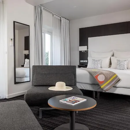 64 Otel 4*
