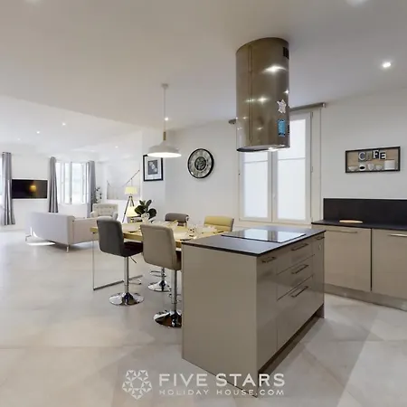 Apartment Grand Promenade Five Stars House