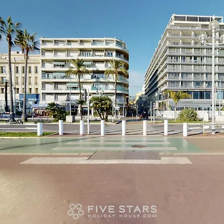 Grand Promenade Five Stars House Apartment