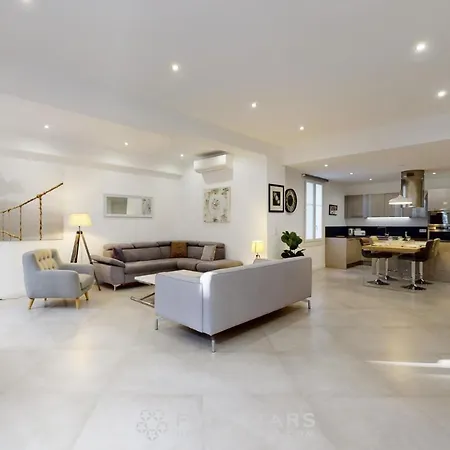 Grand Promenade Five Stars House Apartment