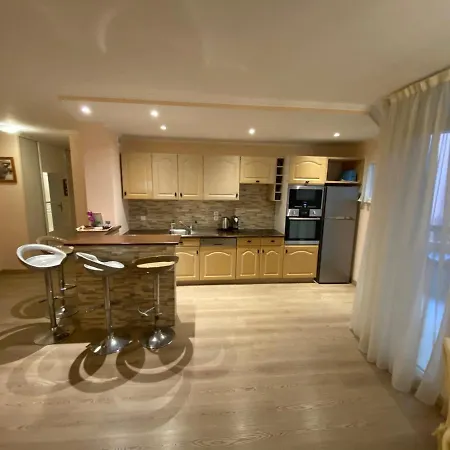 Appartement Apartment-avenue Des Fleurs - 06000 *
