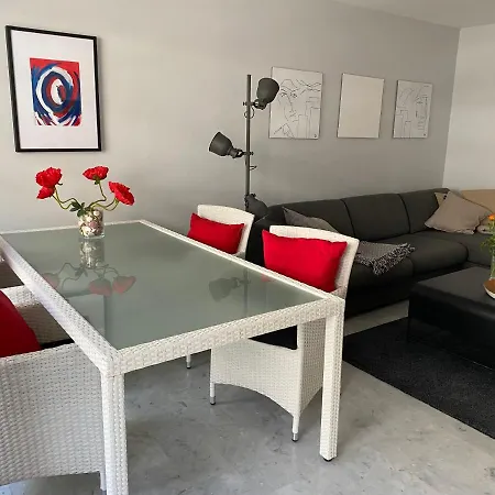 Very Central With Terrace Nizza