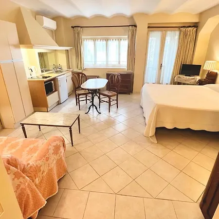 Aparthotel Résidence La Léonie