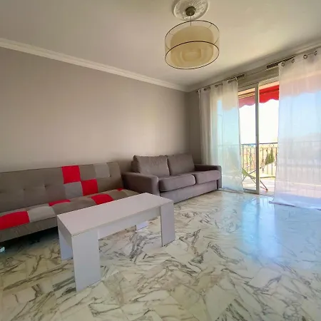 Stylish, Modern In Appartamento
