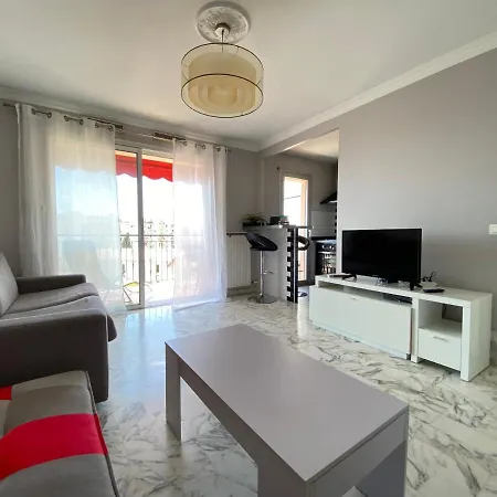 Stylish, Modern In * Nizza