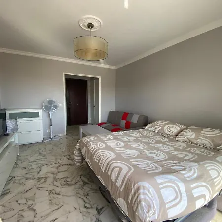 Stylish, Modern In Appartamento