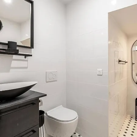 Chez Collette - Luxury In The Old Appartement *