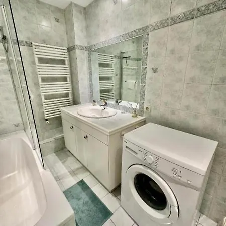 Luxurious 2 Bedrooms On Promenades Des Apartment