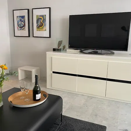 Very Central With Terrace Apartment *