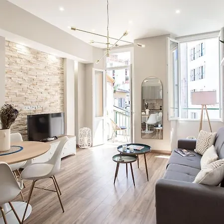 L19 1bdr Massena 2mins Sea/promenadeac/balcony Apartment *