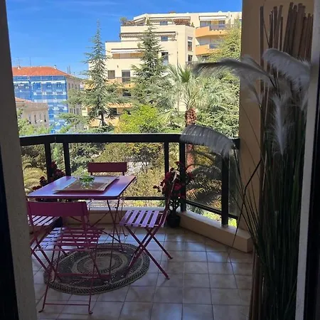 Grand H -f2, Face Vieux- Nice, Terrasse, Ascenseur, Climatisation, Terrace - Center Lejlighed