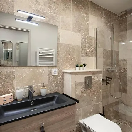 Apartment L19 1bdr Massena 2mins Sea/promenadeac/balcony *