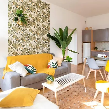 L40 2p 5mins Old Town & Sea/balcony & Ac Apartment