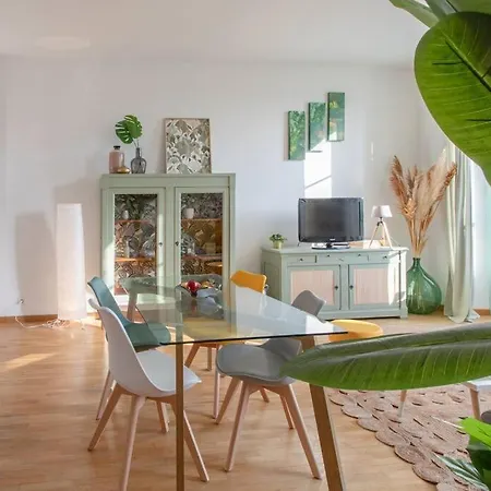 L40 2p 5mins Old Town & Sea/balcony & Ac Apartment