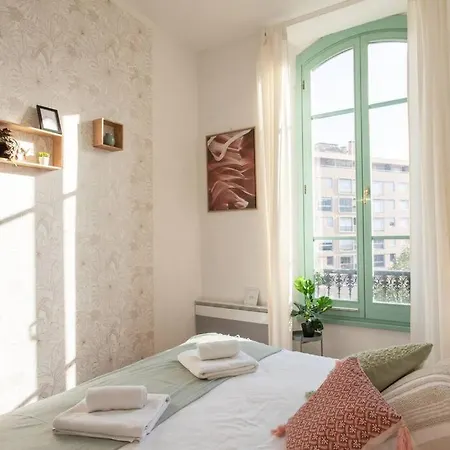 L40 2p 5mins Old Town & Sea/balcony & Ac * Nice