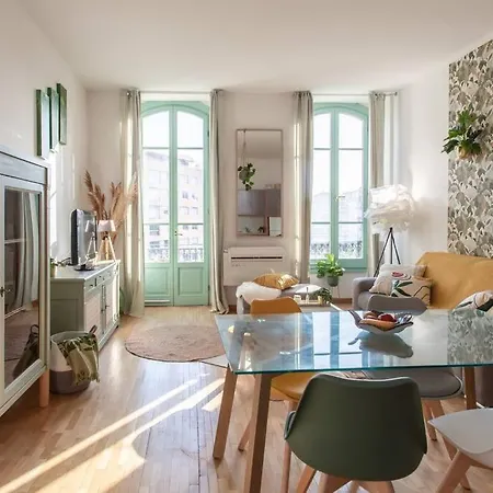 L40 2p 5mins Old Town & Sea/balcony & Ac * Nice