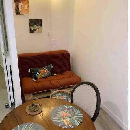 Atypique Et Original Apartment