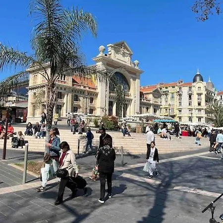 Atypique Et Original * Nizza