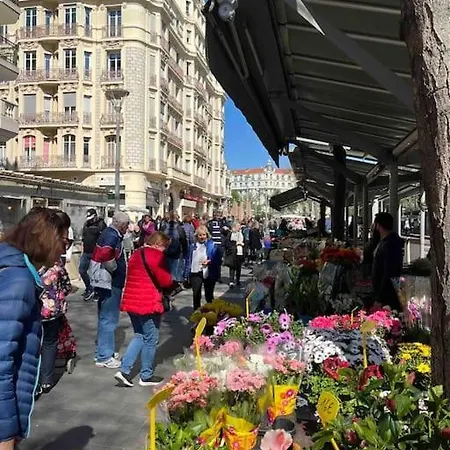 Atypique Et Original * Nizza