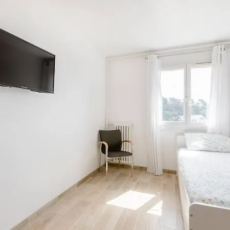 홈스테이 Private In Renovated - Tram 1 Min Walk
