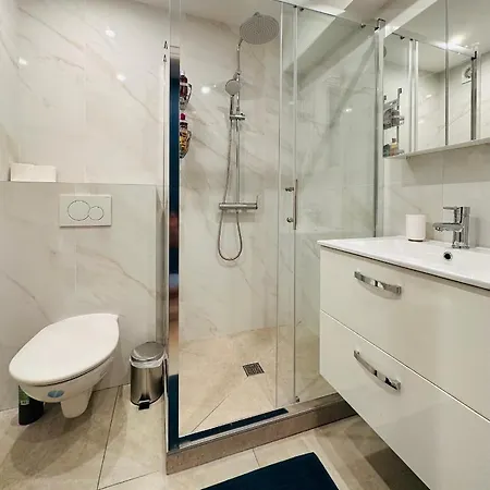 Apartment The Nice: Cozy 3-room Airport Getaway Nice